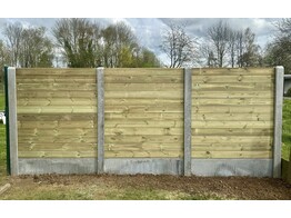 Betonpaal voor blokhutplanken